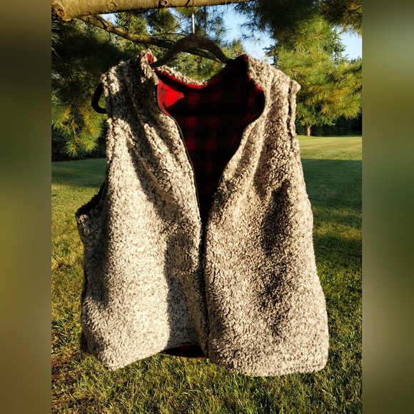 Maurice Women's Reversible Vest. Size 3 (as in 3X). Cotton and Sherpa fabric. - Picture 4 of 6